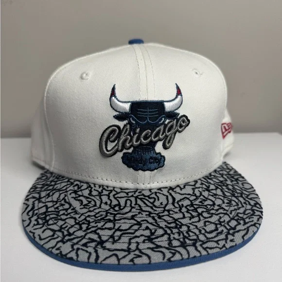Chicago Bulls White & Blue Elephant Print Fitted New Era Hat Size 7 1/2 - Picture 1 of 8